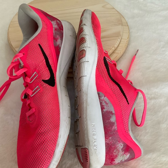 Nike Shoes - Nike flex